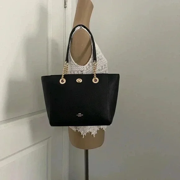 🔥2xHOST PICK🔥 Coach turnlock chain pebble tote - Picture 3 of 7